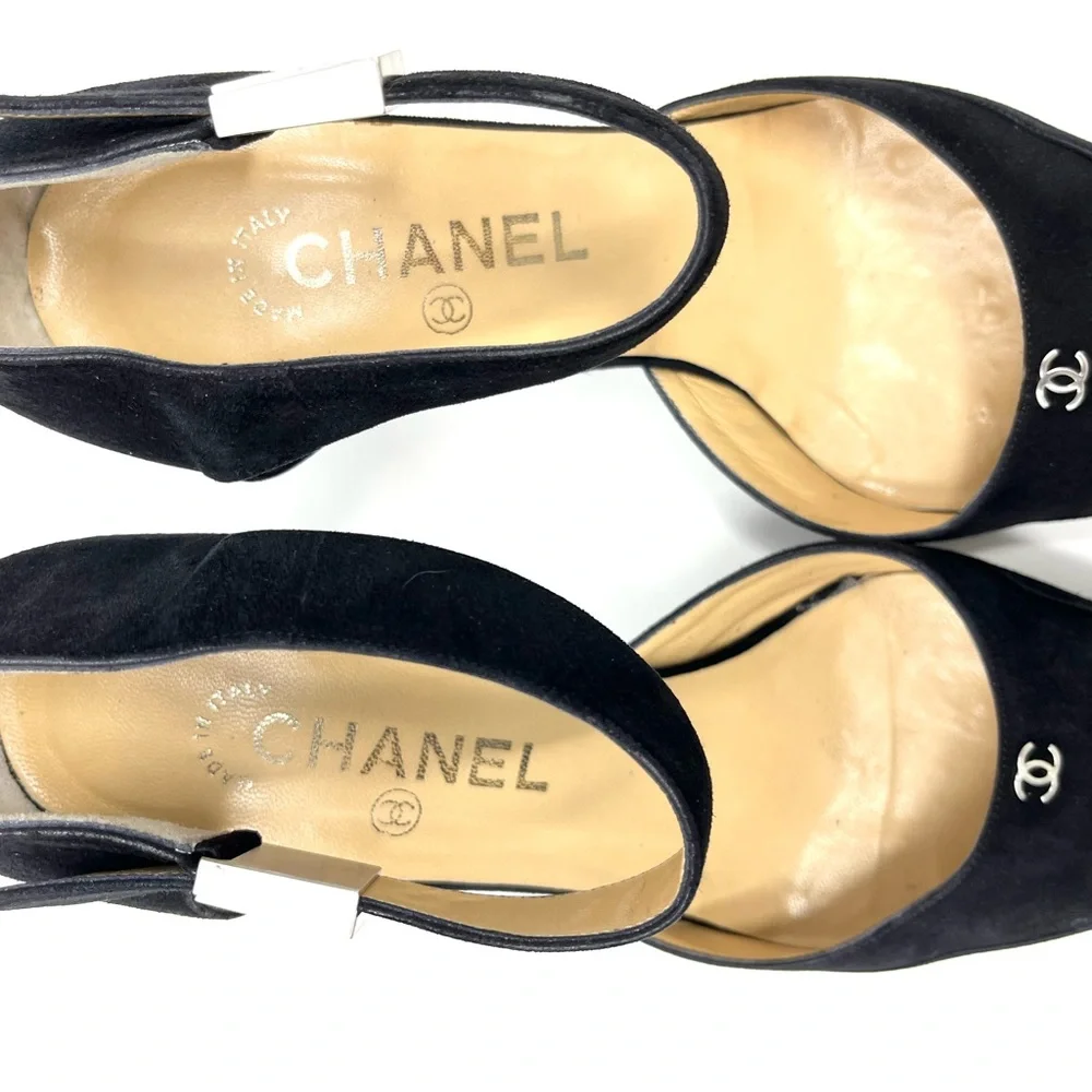 Vintage Chanel Black Suede Silver CC Logo High Heels Pumps Shoes 38.5 8.5